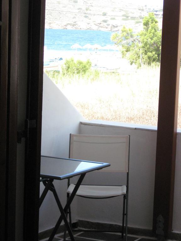 Pension Irini-Vicky イオス島 チョーラ エクステリア 写真